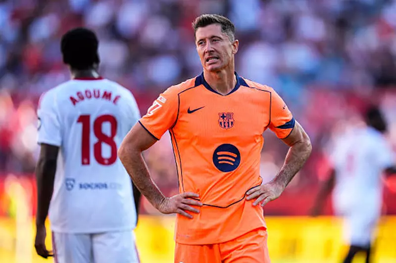 أموريم يرسم طريق انتقال ليفاندوفسكي إلى مانشستر يونايتد